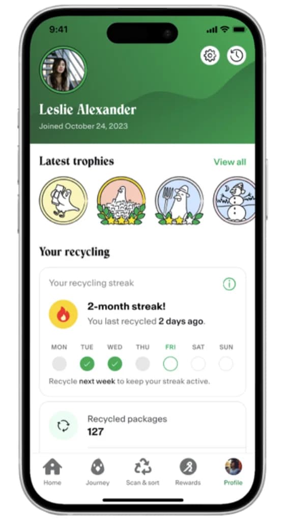 Shopper receiving instant cashback for recycling shipping packaging in the Plovie app